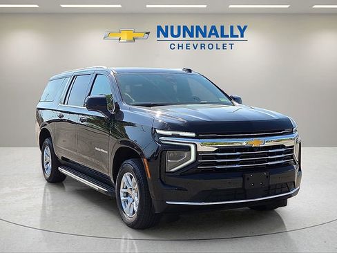 Certified 2025 Chevrolet Suburban LT AWD/4WD image 7