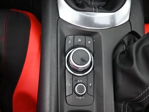 Used 2025 MAZDA MX-5 Miata Sport RWD image 22