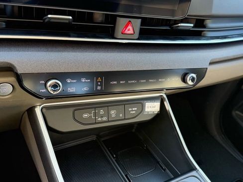 New 2026 Kia Carnival EX image 21