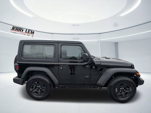 Used 2026 Jeep Wrangler Sport AWD/4WD image 2