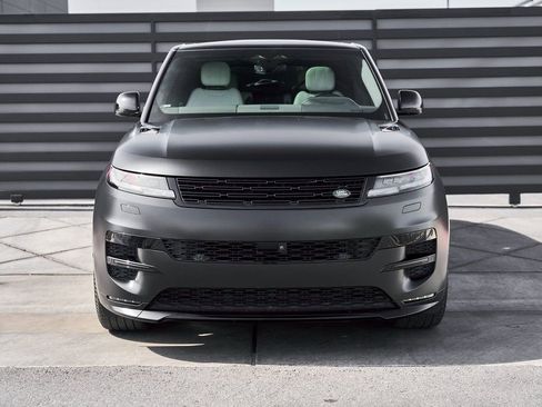 Used 2025 Land Rover Range Rover Sport Dynamic SE image 13