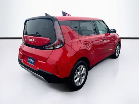 Used 2023 Kia Soul LX w/ LX Technology Package FWD image 9
