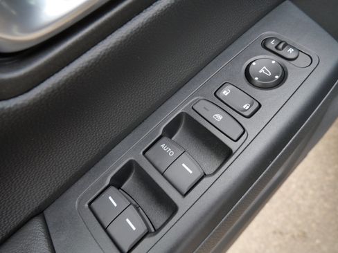 Used 2024 Honda CR-V LX image 19