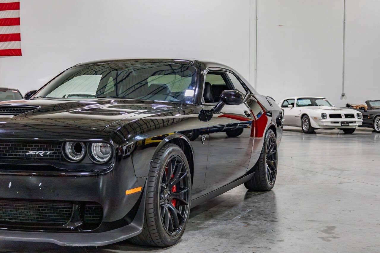 Used 2016 Dodge Challenger SRT Hellcat RWD image 29