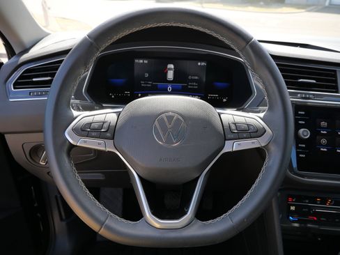 Certified 2022 Volkswagen Tiguan SE image 26