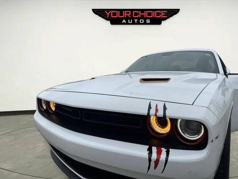 Used 2019 Dodge Challenger SXT RWD image 10