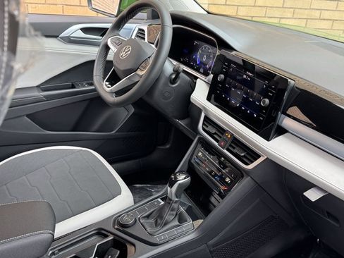 New 2026 Volkswagen Taos SE AWD/4WD image 10
