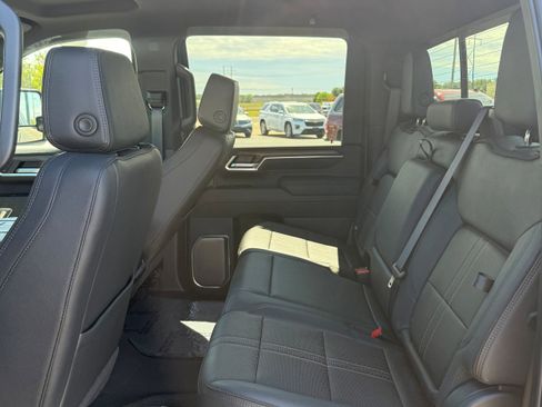 Used 2025 Chevrolet Silverado 2500 High Country w/ Z71 Off-Road Package AWD/4WD image 37
