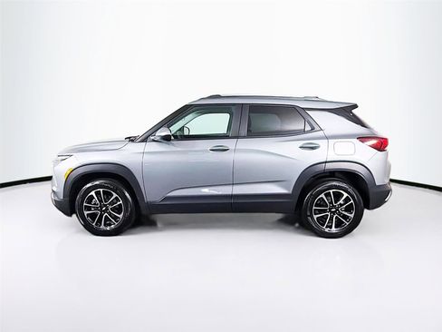 Used 2025 Chevrolet TrailBlazer LT AWD/4WD image 4