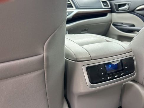 Used 2016 Toyota Highlander Limited image 14