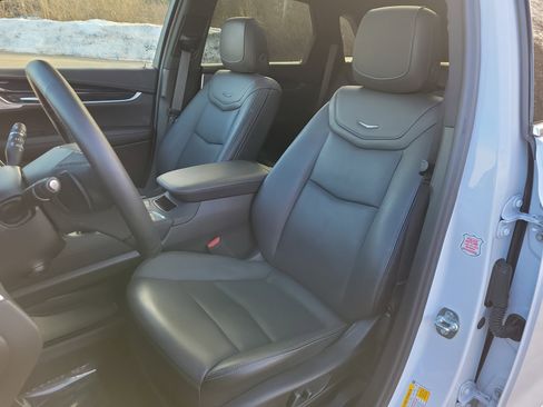 Certified 2025 Cadillac XT5 Premium Luxury image 14