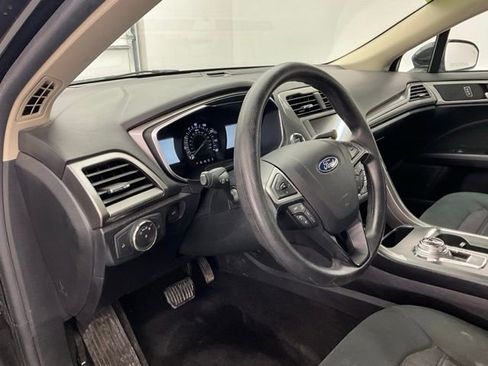 Used 2020 Ford Fusion SE image 13