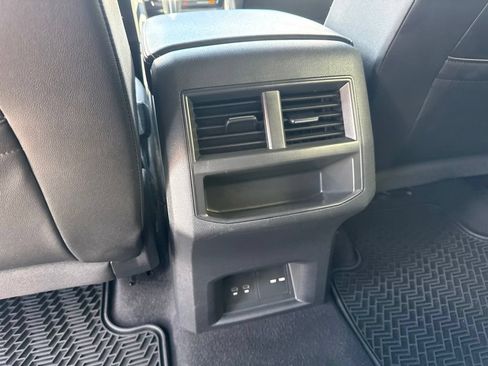 Used 2022 Volkswagen Atlas Cross Sport SE AWD/4WD image 15
