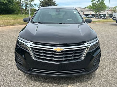 Used 2023 Chevrolet Equinox LS w/ LS Convenience Package image 2