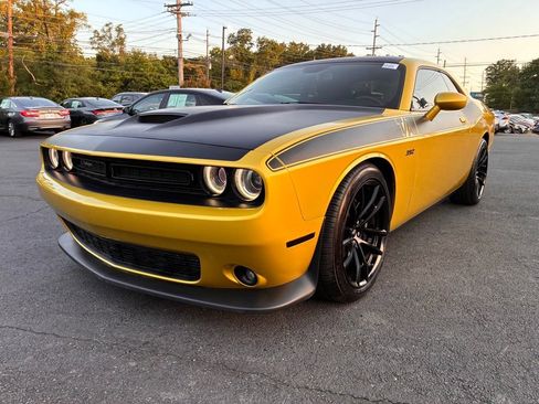 Used 2021 Dodge Challenger R/T Scat Pack w/ T/A Package RWD image 3
