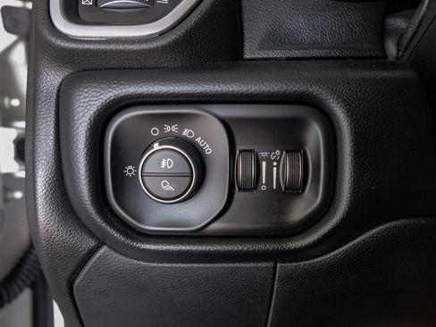 Used 2019 RAM 2500 Laramie AWD/4WD image 25