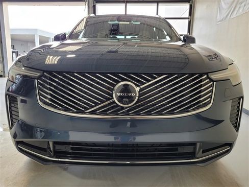 New 2026 Volvo XC90 B6 Plus w/ Protection Package Premier image 15