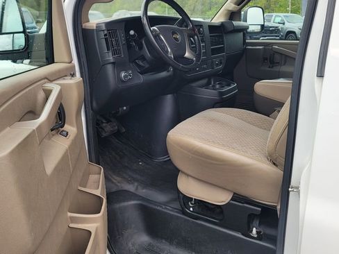 Used 2019 Chevrolet Express 2500 w/ Enhanced Convenience Package RWD image 18