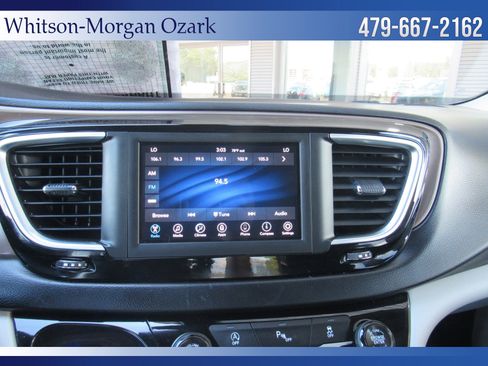 Used 2018 Chrysler Pacifica Touring Plus w/ Tire & Wheel Group image 41