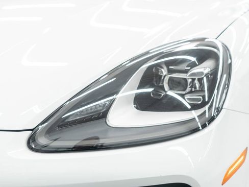 Used 2023 Porsche Cayenne Platinum Edition image 40