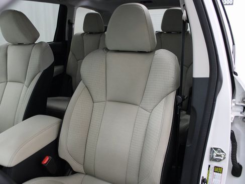 Used 2020 Subaru Ascent Premium w/ Convenience Package image 16