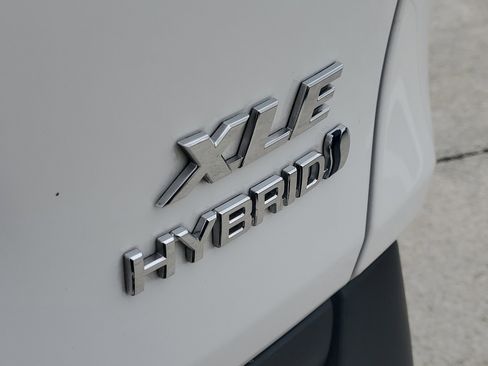 Used 2024 Toyota RAV4 XLE image 10