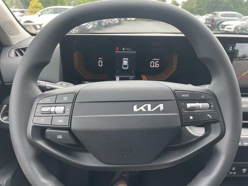 New 2026 Kia K4 FWD image 11