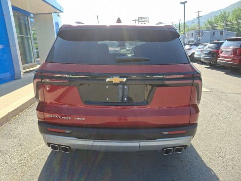 New 2025 Chevrolet Traverse LT w/ Driver Confidence Package image 5