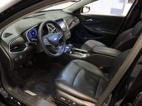 Certified 2023 Chevrolet Malibu LT w/ Midnight Edition image 9