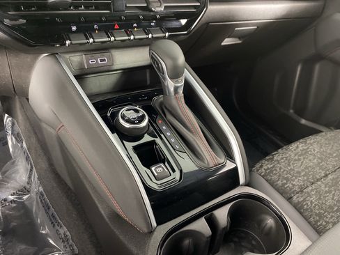 Used 2023 Chevrolet Colorado Z71 w/ Z71 Convenience Package 2 image 30