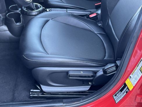 Used 2015 MINI Cooper 4-Door Hardtop image 11
