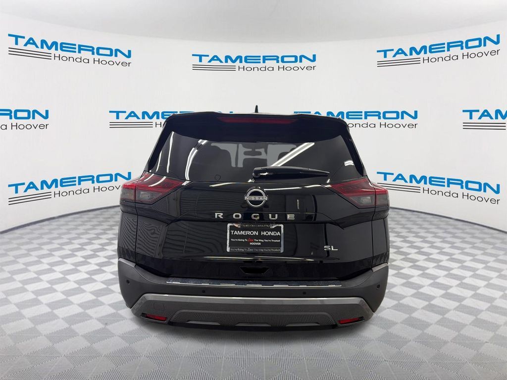 Used 2023 Nissan Rogue SL w/ SL Premium Package FWD image 4