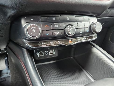 Used 2024 Dodge Durango GT image 10