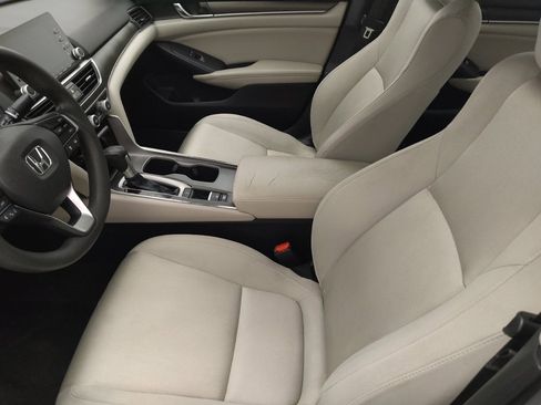 Used 2018 Honda Accord LX image 17