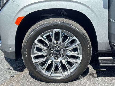 Used 2024 GMC Yukon XL Denali Ultimate AWD/4WD image 29