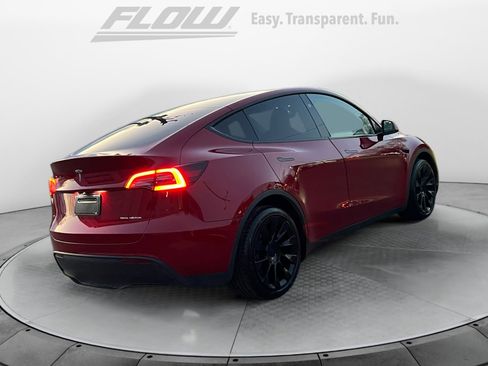 Used 2023 Tesla Model Y Long Range image 9