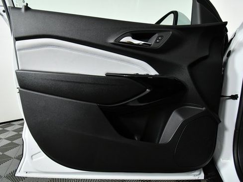 New 2026 Chevrolet Trax LT w/ Driver Confidence Package image 21