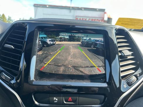 Used 2019 Jeep Cherokee High Altitude image 19