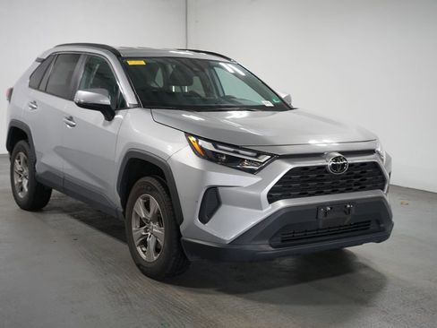 Used 2024 Toyota RAV4 XLE image 3