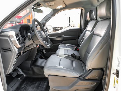 Used 2024 Ford F150 XL image 3