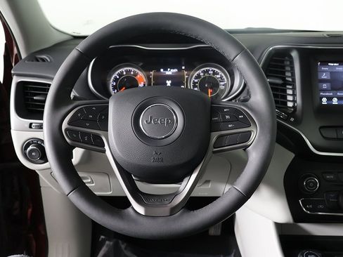 Used 2021 Jeep Cherokee Latitude Lux w/ Mopar Interior Package image 34