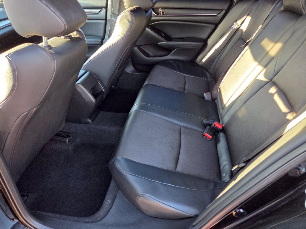 Used 2018 Honda Accord Sport image 14