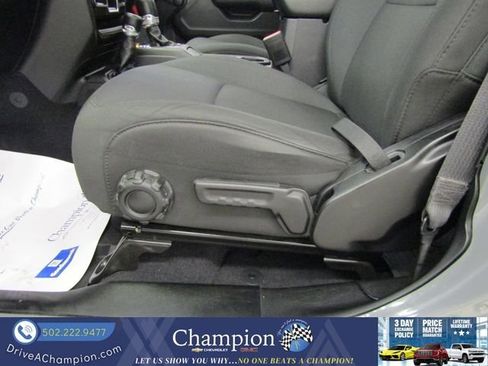 Used 2023 Jeep Wrangler Unlimited Sport AWD/4WD image 17