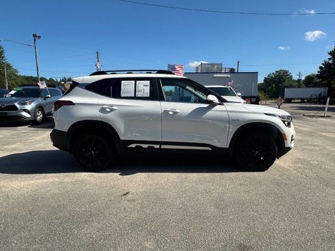 Used 2022 Kia Seltos Nightfall Edition image 8