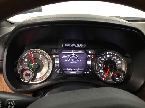 Used 2022 RAM 1500 Limited image 11