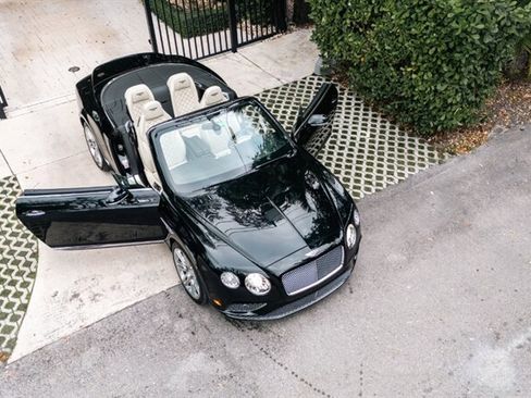 Used 2017 Bentley Continental GT image 39