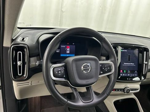 Used 2024 Volvo XC40 B5 Plus w/ Climate Package AWD/4WD image 8