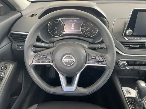 Certified 2022 Nissan Altima 2.5 SV FWD image 13