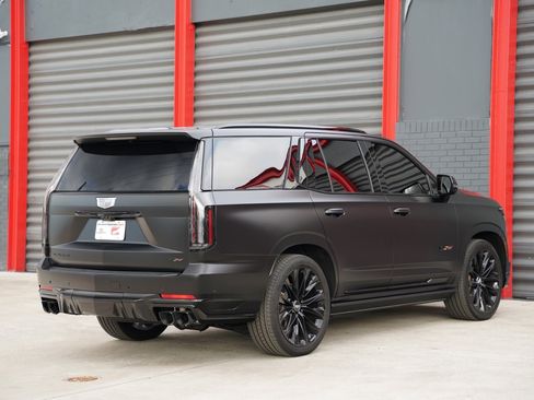 Used 2026 Cadillac Escalade V w/ LPO, ONYX Package image 7