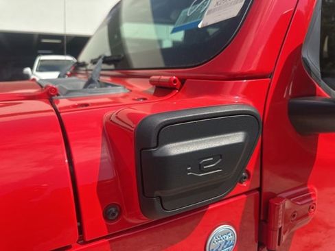 Used 2022 Jeep Wrangler Unlimited Sahara w/ Safety Group image 11